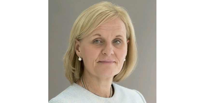 Amanda Blanc takes over from Maurice Tulloch as Aviva CEO